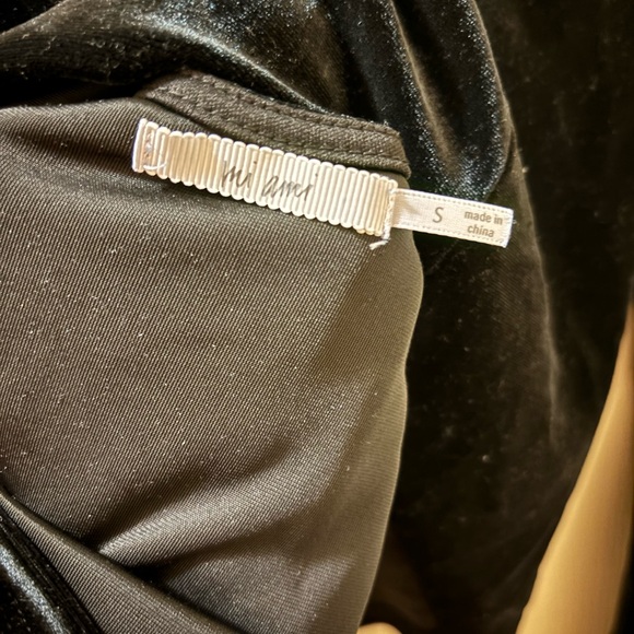 Bell sleeve, low back black velvet top - Picture 3 of 3